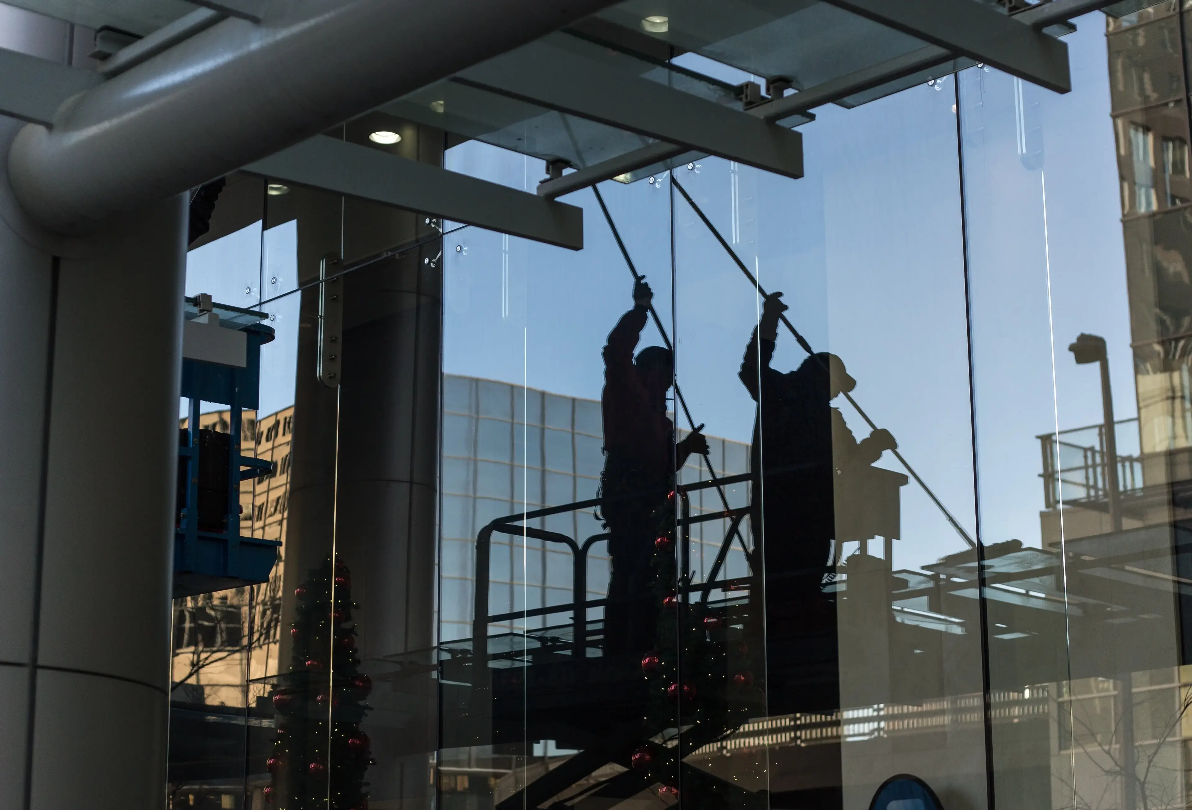 Glasbewassing werkzaamheden door BK Schoonmaak Plus